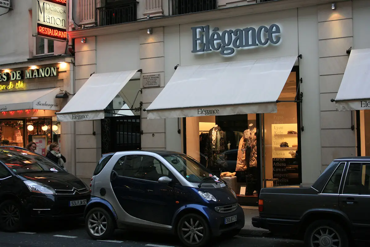Elégance, Rue Saint-Honoré 400, Paris