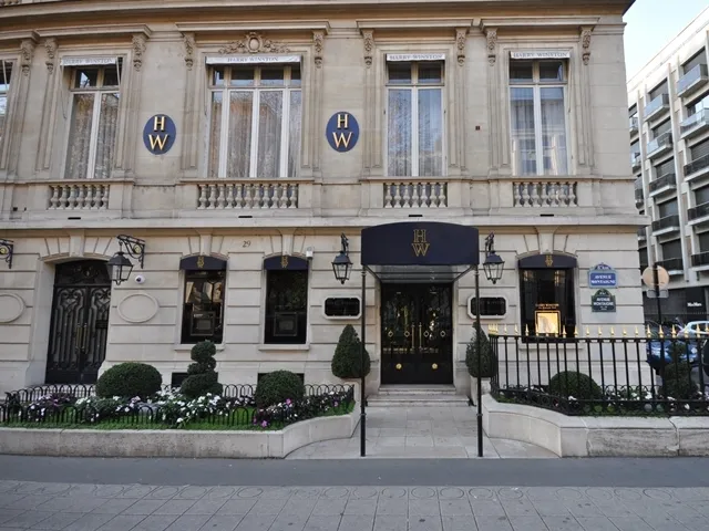 Harry Winston, Avenue Montaigne 29, Paris – before