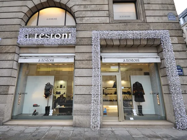 Audemars Piguet, Rue Royale 15, Paris – before