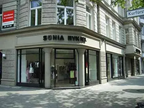 Prada, Kurfürstendamm 186, Berlin – before