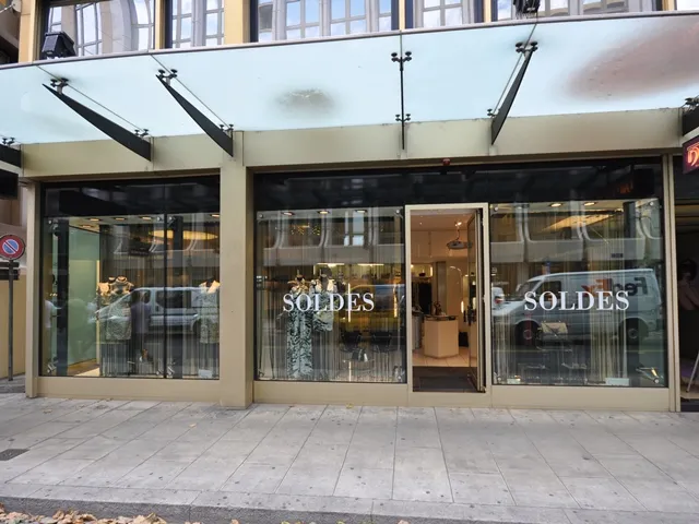 Roger Vivier, Rue du Rhône 21, Geneva – before