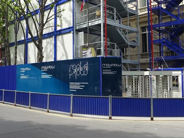 Harry Winston, Avenue Montaigne 29, Paris – during